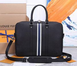 Picture of LV Mens Bags _SKUfw100325581fw